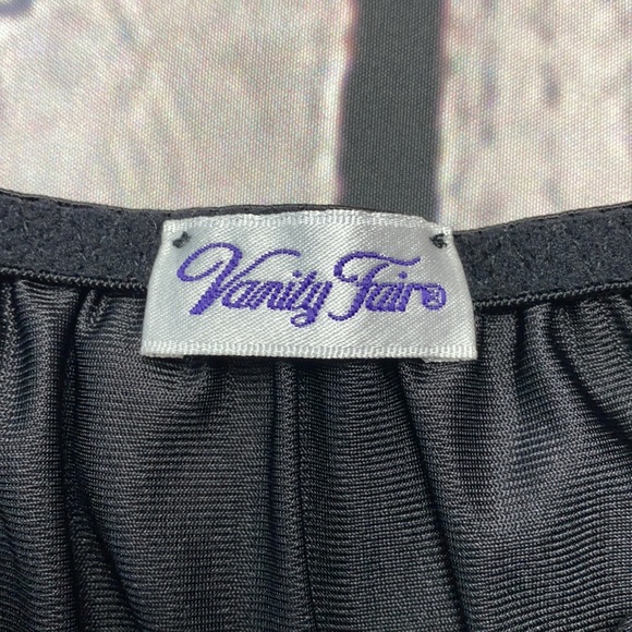 Vanity Fair Black Slip Size: Medium - Picture 12 of 16